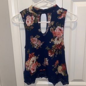 🌸💐💐perfect floral top!